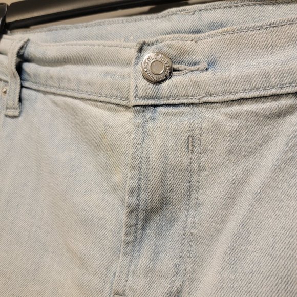 Old Navy Distressed Boyfriend Jean - Picture 6 of 7